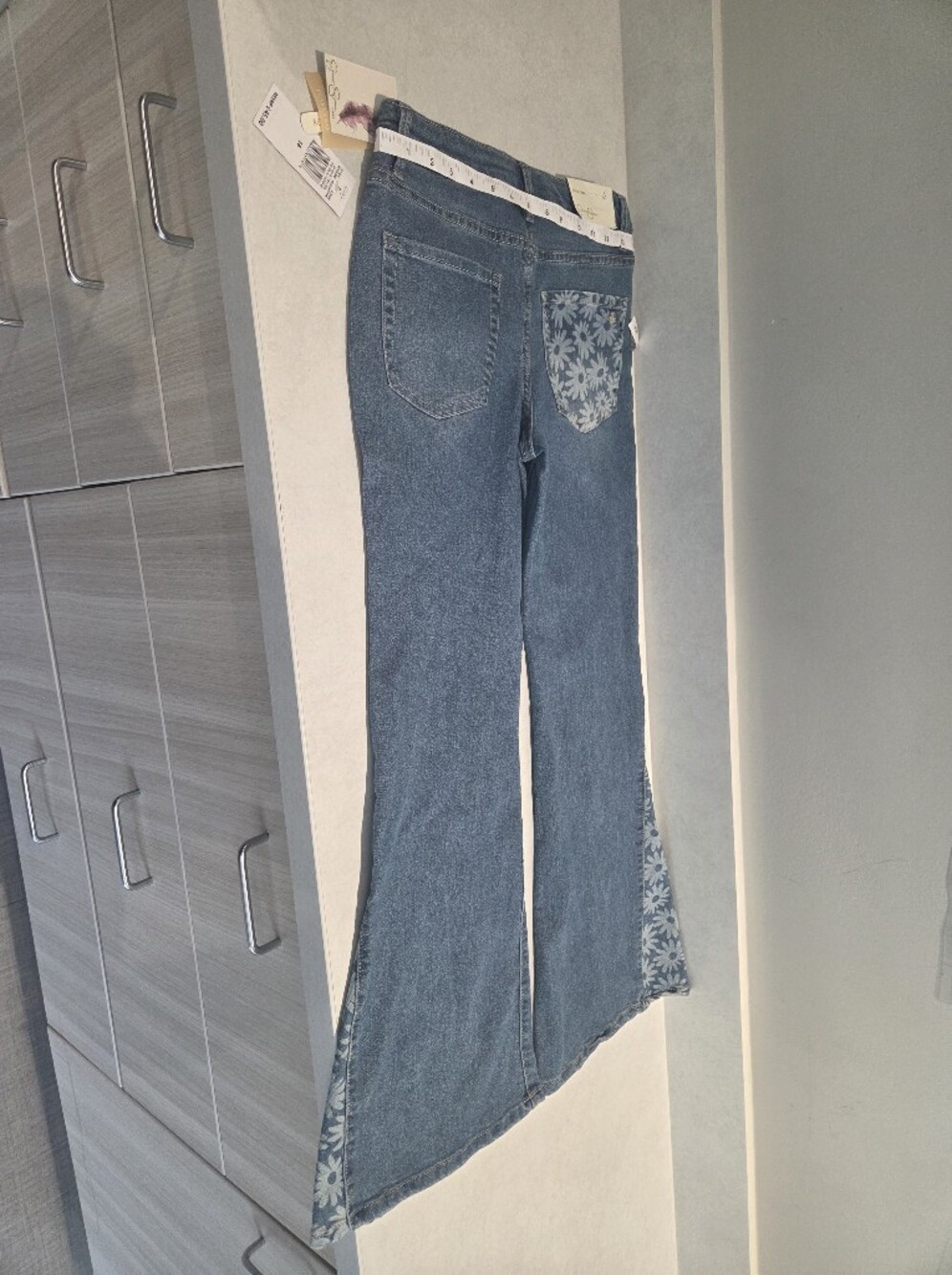 Jessica Simpson Lulu Blue Denim Flare Jeans with Floral Inset - Picture 4 of 8